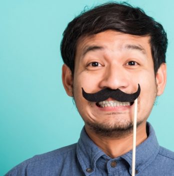 Où acheter des fausses moustaches ?