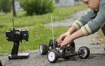 Comment réparer une antenne de voiture télécommandée ?