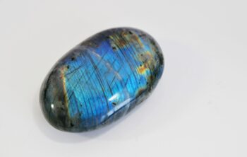 Bracelets en Labradorite Bleue : Beauté Mystique et Bienfaits pour l’équilibre et la protection