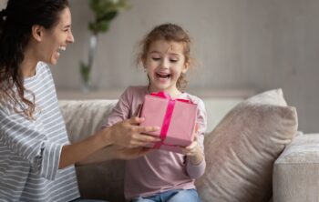 Pourquoi offrir la médaille colombe en or à une petite fille ?